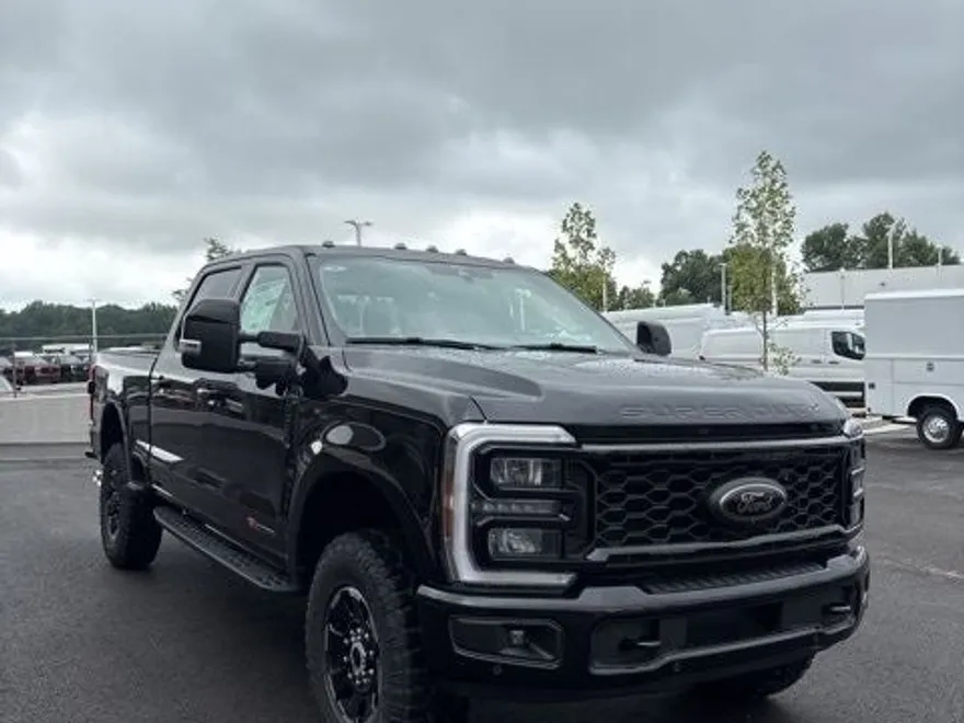 2025 Ford F-350 Lariat photo 1