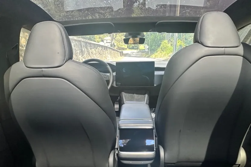 2023 Tesla Model S photo 1