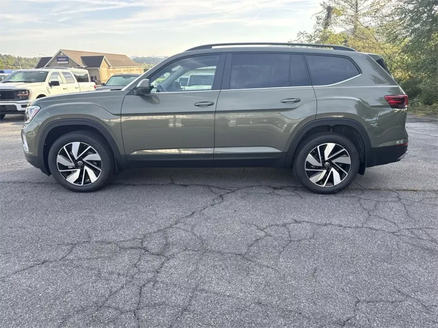 2026 Volkswagen Atlas SE Technology photo 1