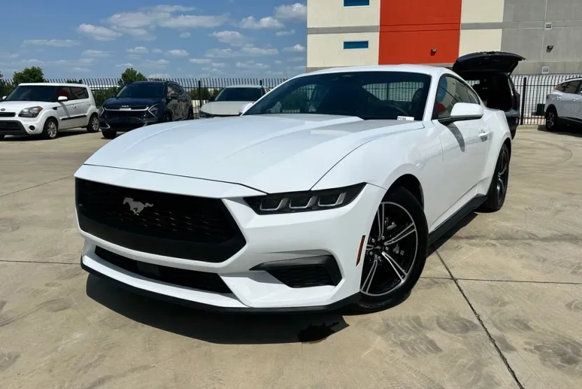 2024 Ford Mustang EcoBoost photo 1