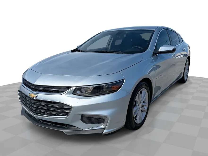 2017 Chevrolet Malibu 1LT photo 1