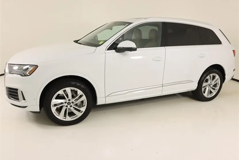 2023 Audi Q7 45 Premium Plus photo 1