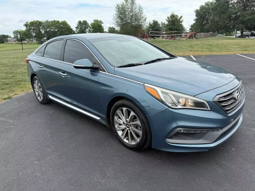 2017 Hyundai Sonata Sport photo 1