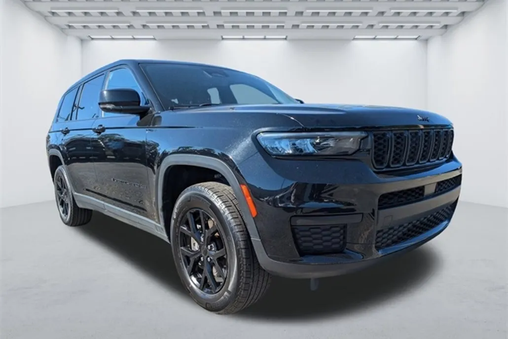 2024 Jeep Grand Cherokee Altitude photo 1