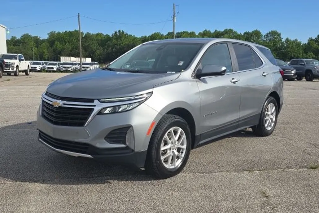 2023 Chevrolet Equinox LT photo 1