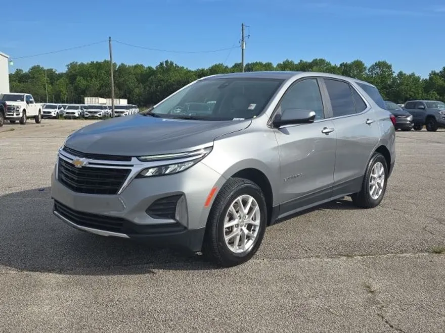 2023 Chevrolet Equinox LT photo 1
