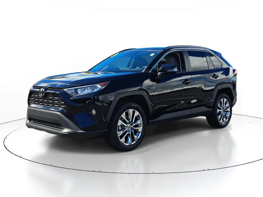 2021 Toyota RAV4 XLE Premium photo 1