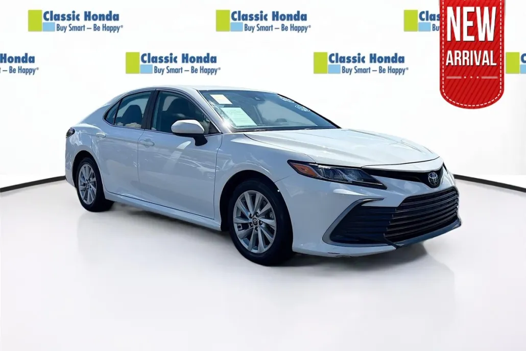2024 Toyota Camry LE photo 1