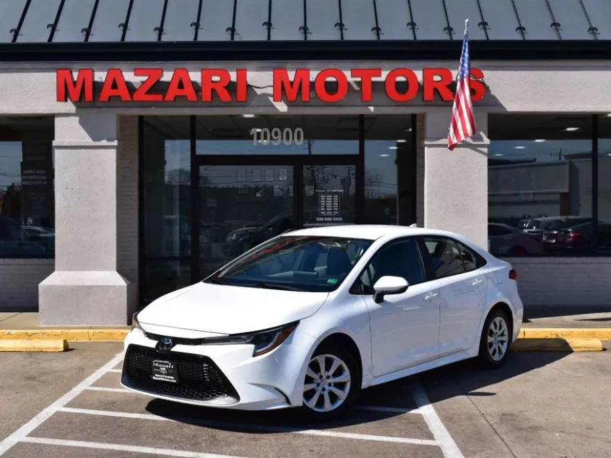 2022 Toyota Corolla LE photo 1