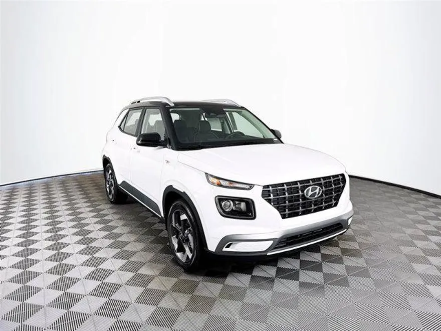 2026 Hyundai Venue SEL photo 1