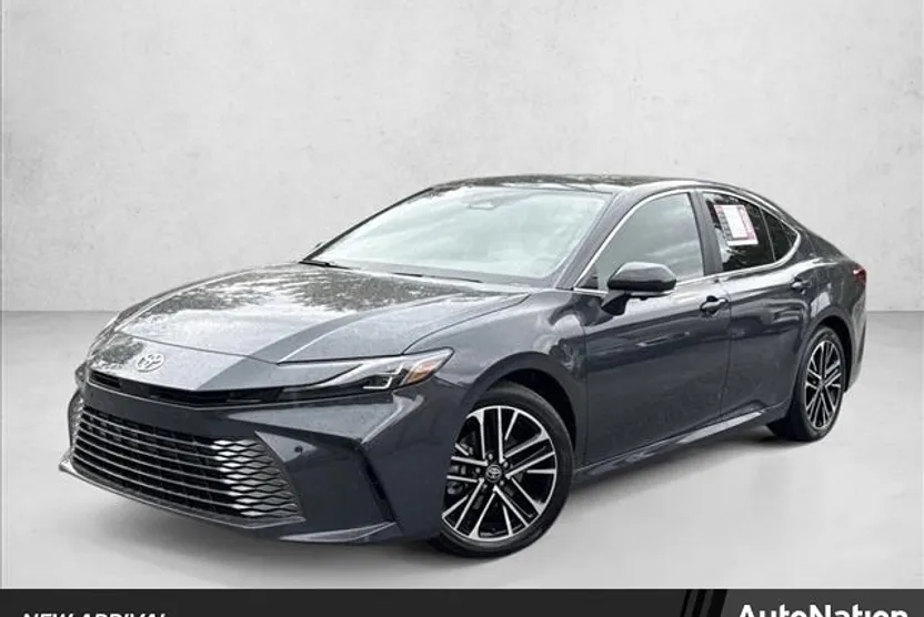 2025 Toyota Camry XLE photo 1