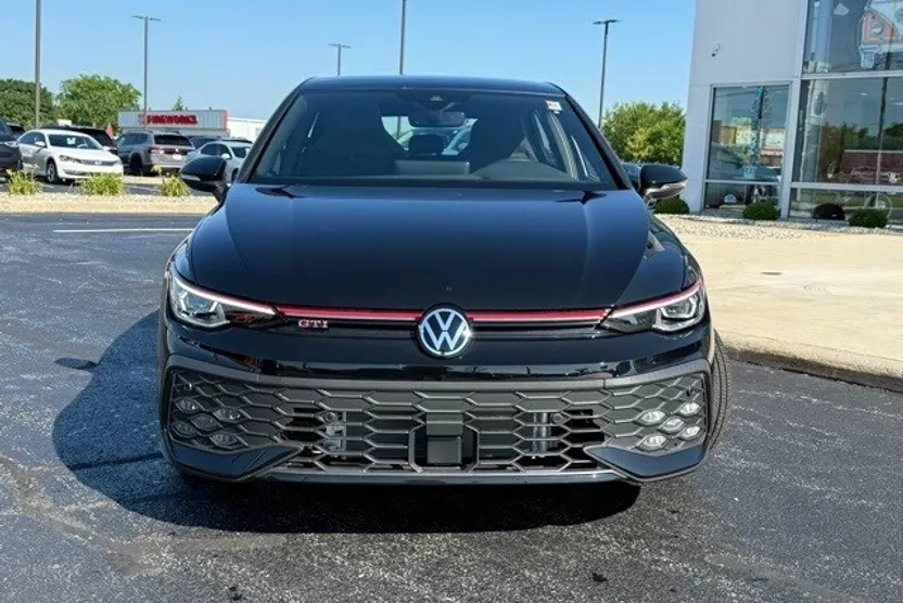 2025 Volkswagen Golf GTI SE photo 1