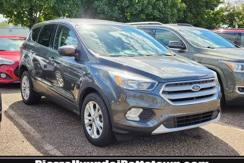 2019 Ford Escape SE photo 1