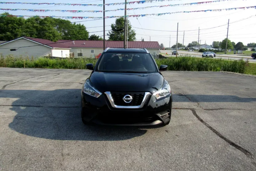 2019 Nissan Kicks SV photo 1
