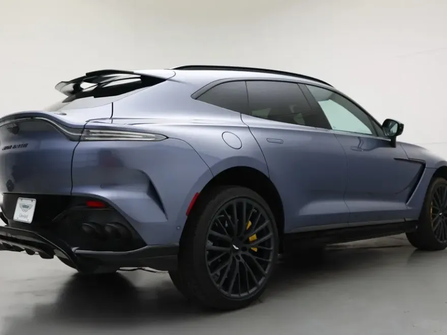 2024 Aston Martin DBX photo 1