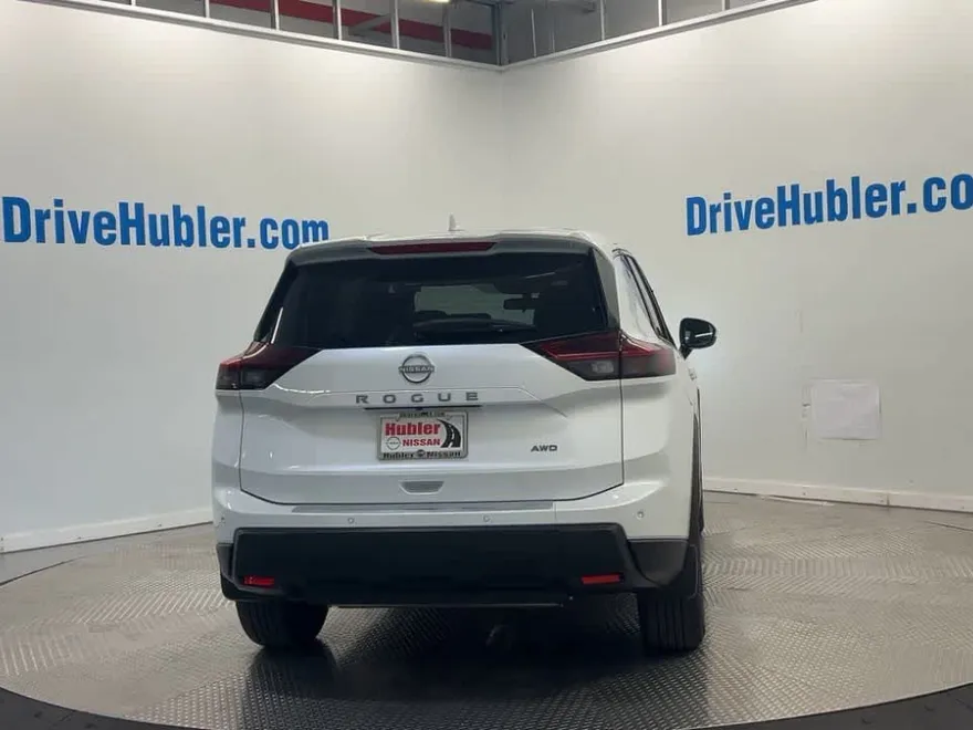 2026 Nissan Rogue SV photo 1