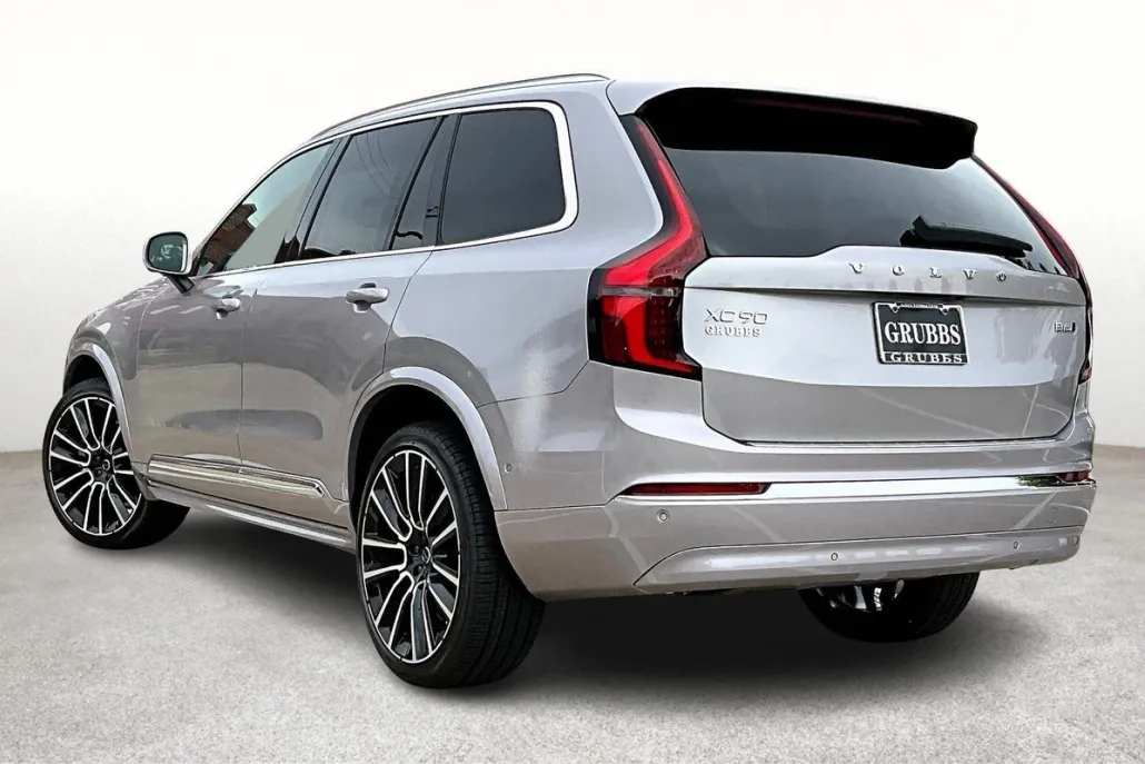 2026 Volvo XC90 Plus photo 1