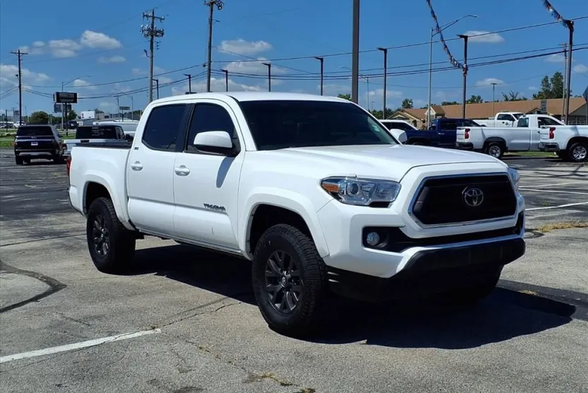 2022 Toyota Tacoma SR5 Double Cab V6 photo 1
