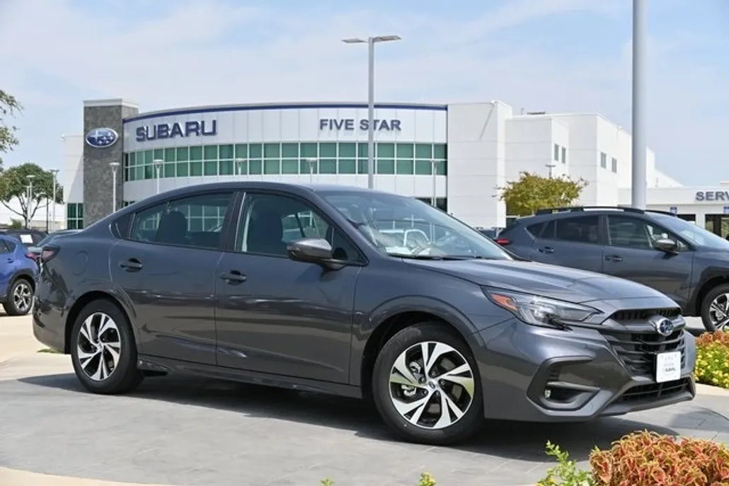 2025 Subaru Legacy Premium photo 1