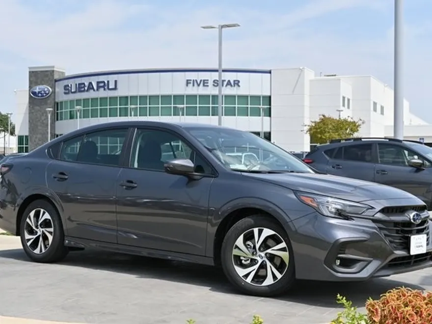 2025 Subaru Legacy Premium photo 1