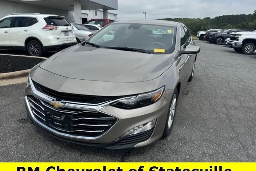 2023 Chevrolet Malibu 1LT photo 1