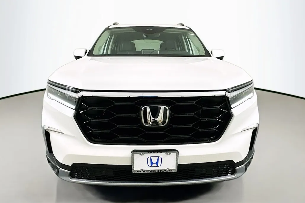 2025 Honda Pilot Touring photo 1