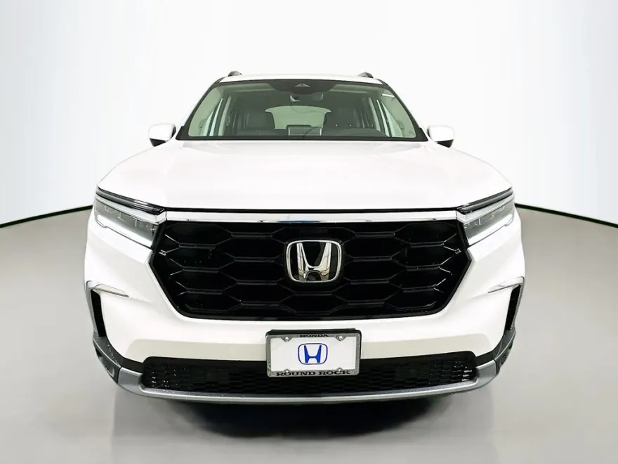 2025 Honda Pilot Touring photo 1