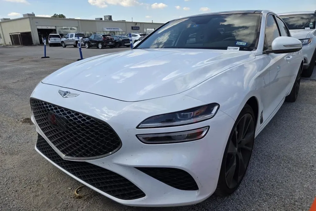 2023 Genesis G70 2.0T photo 1