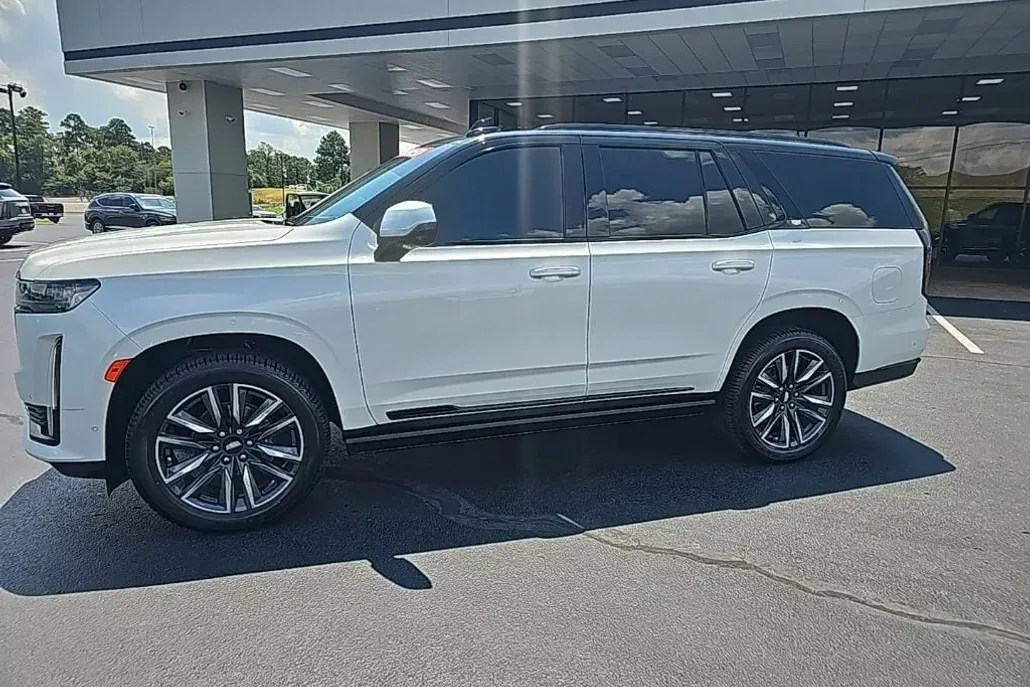 2023 Cadillac Escalade Sport Platinum photo 1
