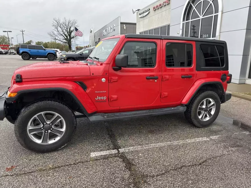 2020 Jeep Wrangler Unlimited Sahara photo 3