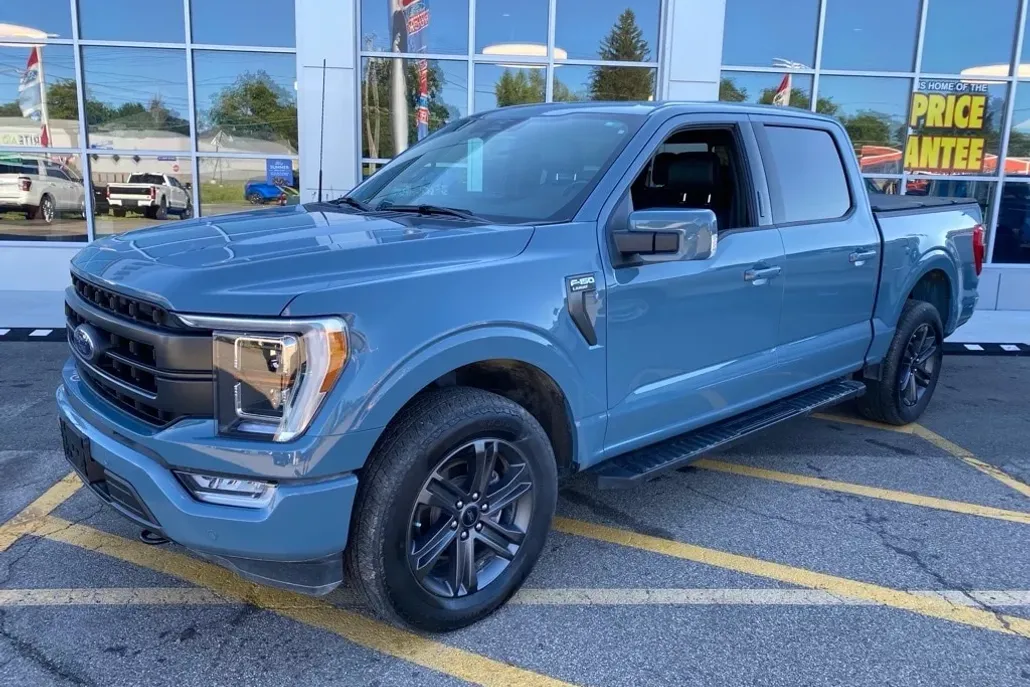 2023 Ford F-150 Lariat photo 1