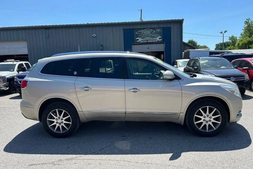 2017 Buick Enclave Leather photo 1