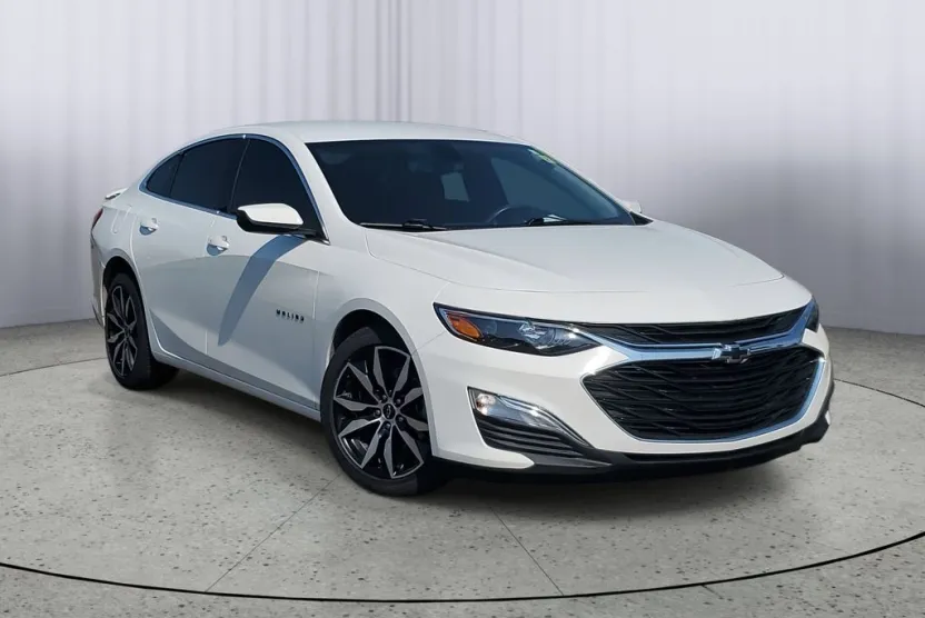 2021 Chevrolet Malibu RS photo 1