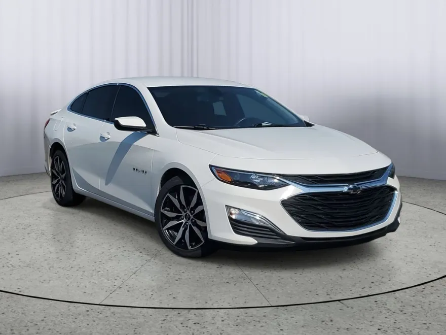 2021 Chevrolet Malibu RS photo 1