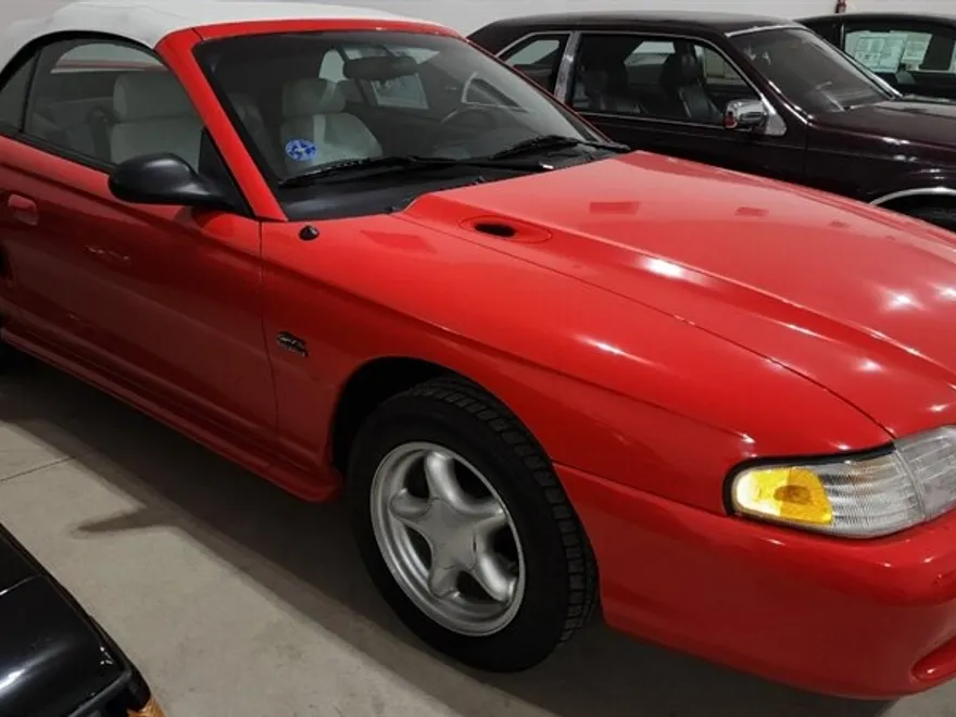 1994 Ford Mustang GT Convertible photo 3