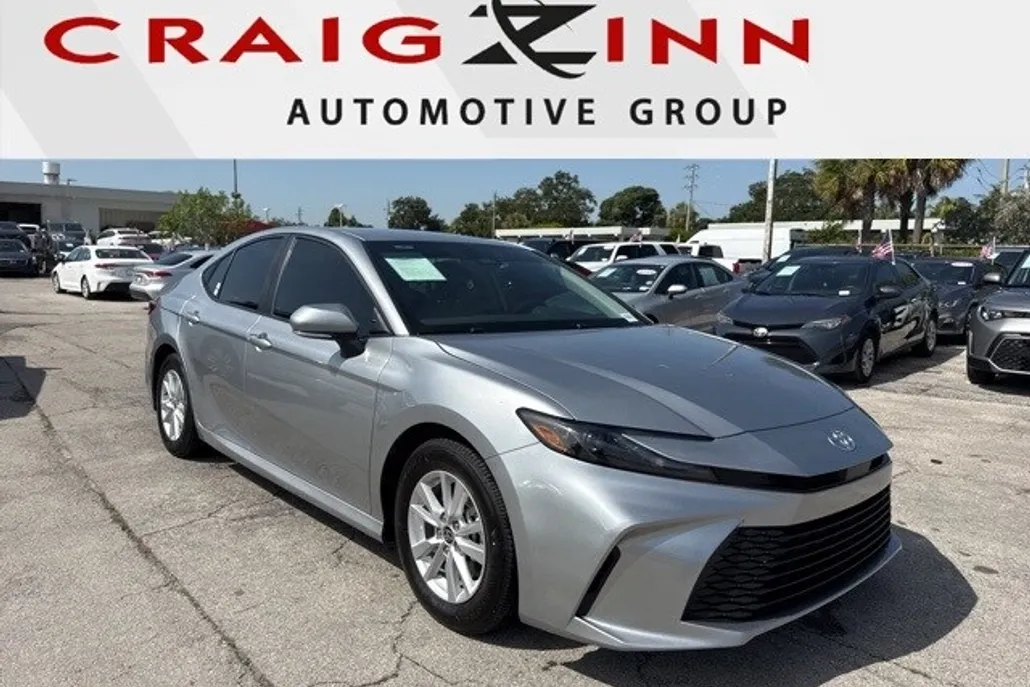 2025 Toyota Camry LE photo 1