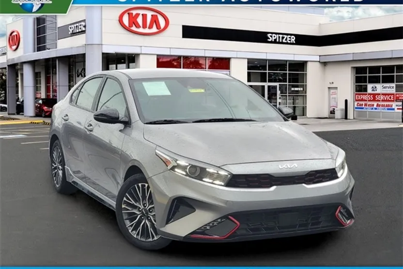 2024 Kia Forte GT-Line photo 1