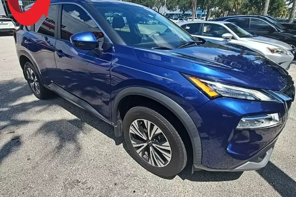 2022 Nissan Rogue SV photo 1