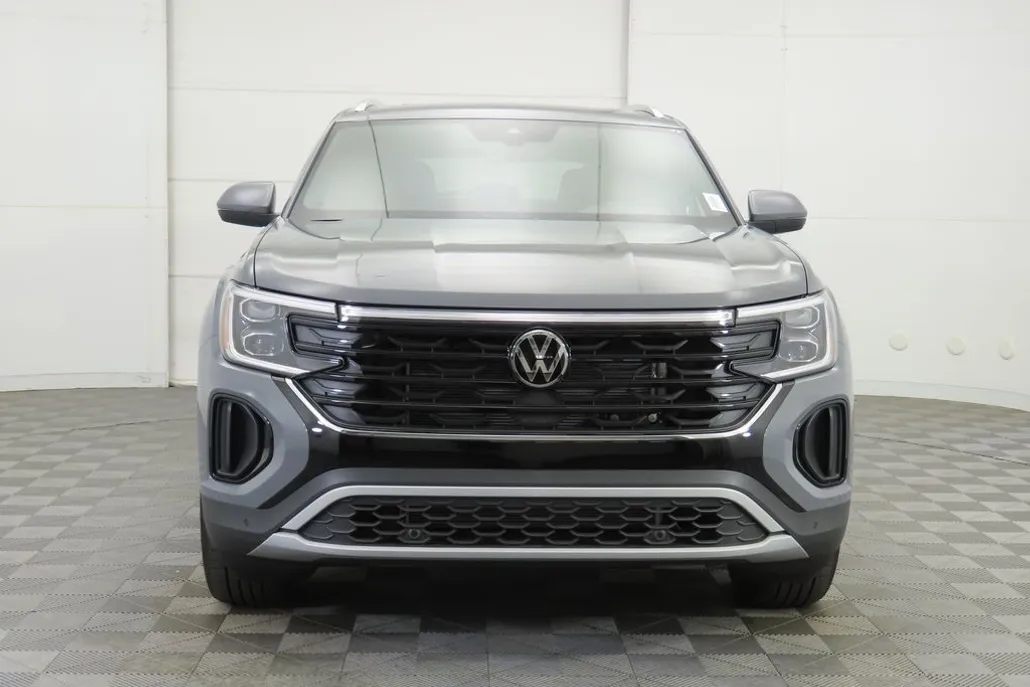 2026 Volkswagen Atlas Cross Sport SE Technology photo 1