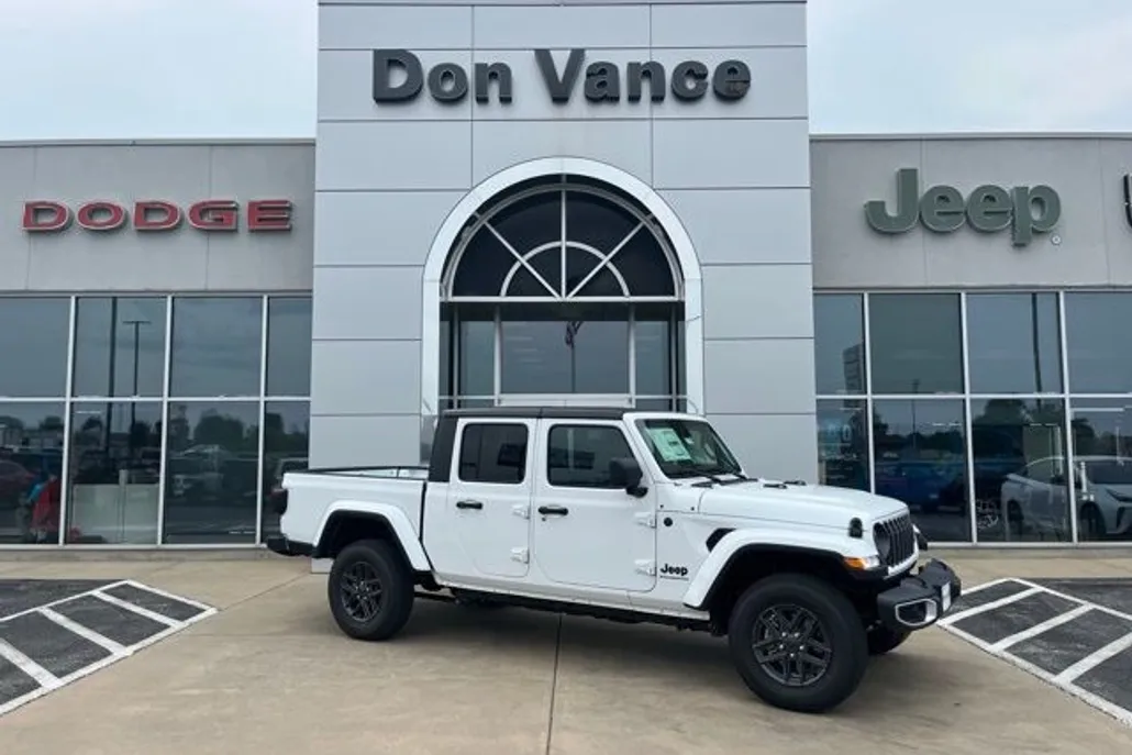 2025 Jeep Gladiator Sport S photo 1