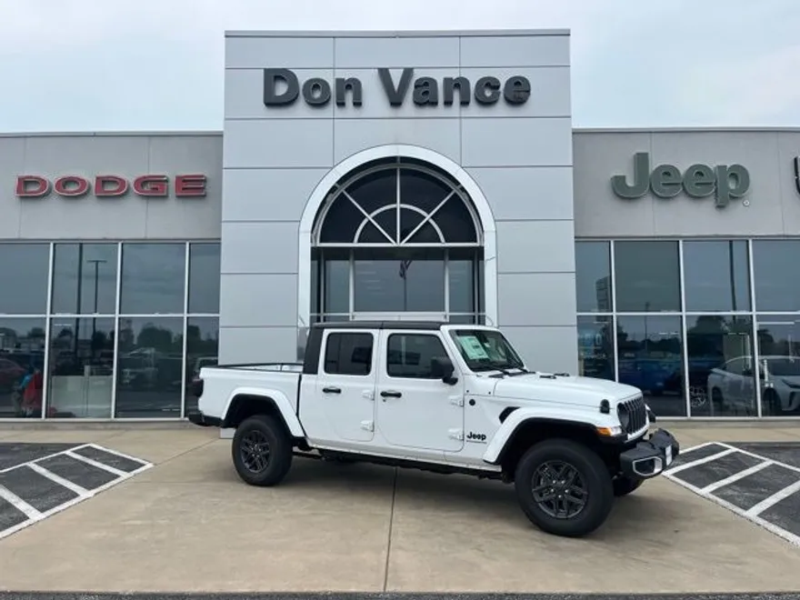 2025 Jeep Gladiator Sport S photo 1