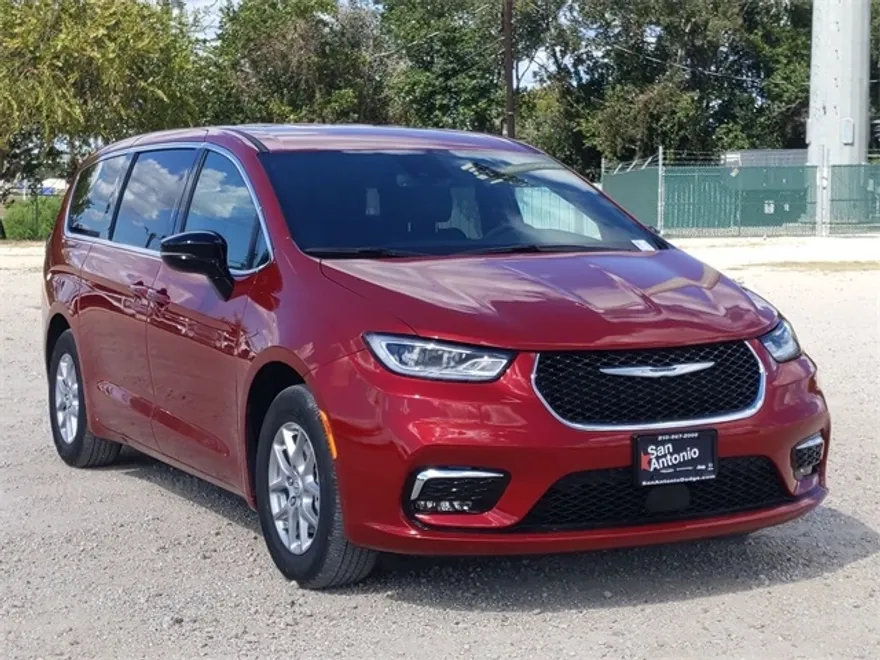2026 Chrysler Pacifica photo 1