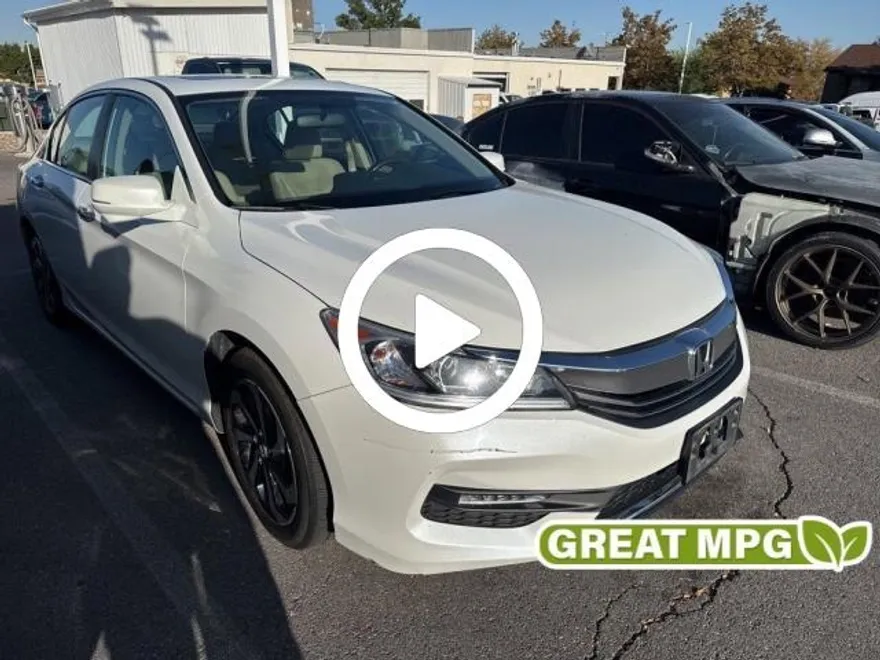 2017 Honda Accord EX photo 1