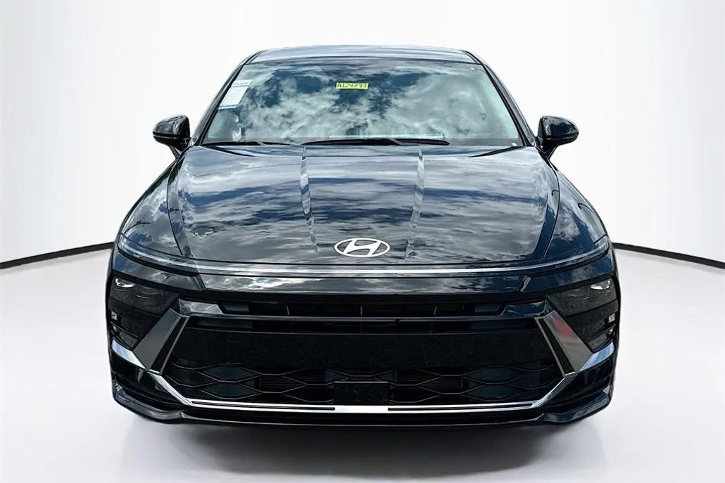 2025 Hyundai Sonata Hybrid SEL photo 1