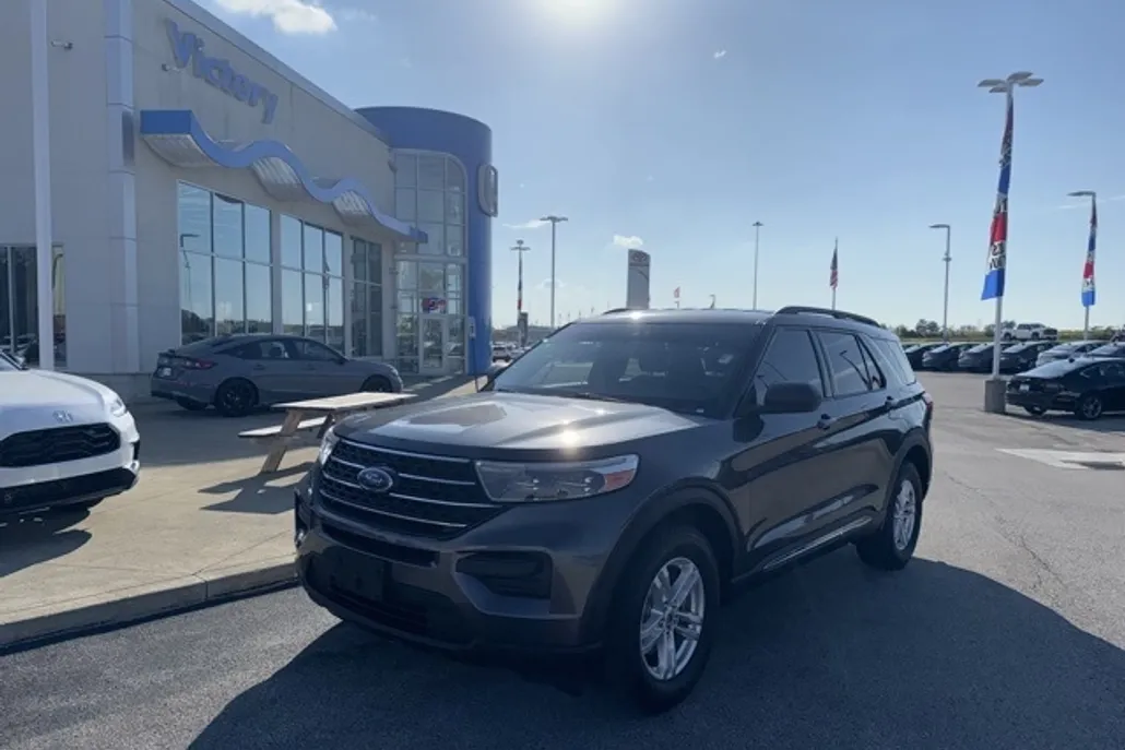 2020 Ford Explorer XLT photo 1