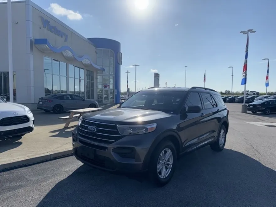 2020 Ford Explorer XLT photo 1