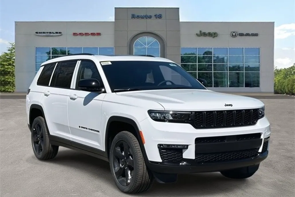 2025 Jeep Grand Cherokee Limited Sport photo 1