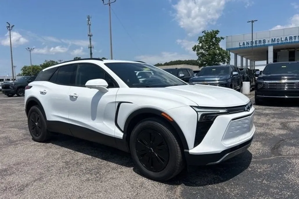2025 Chevrolet Blazer EV photo 1