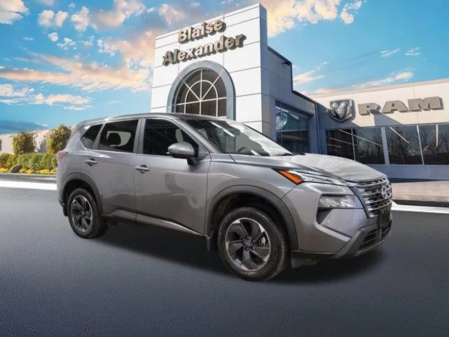 2024 Nissan Rogue AWD SV photo 1