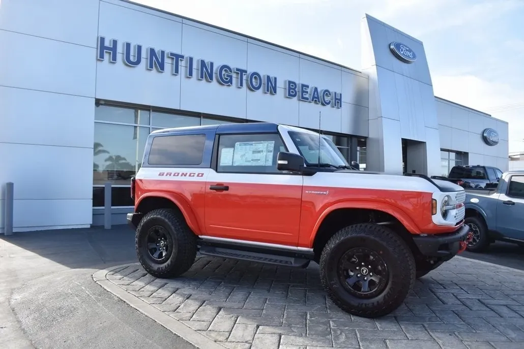 2025 Ford Bronco First Edition photo 1